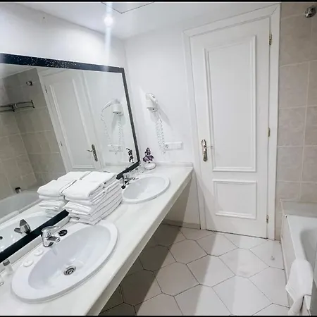 Miraflores Beach - Sea Front - Luxury Apartment